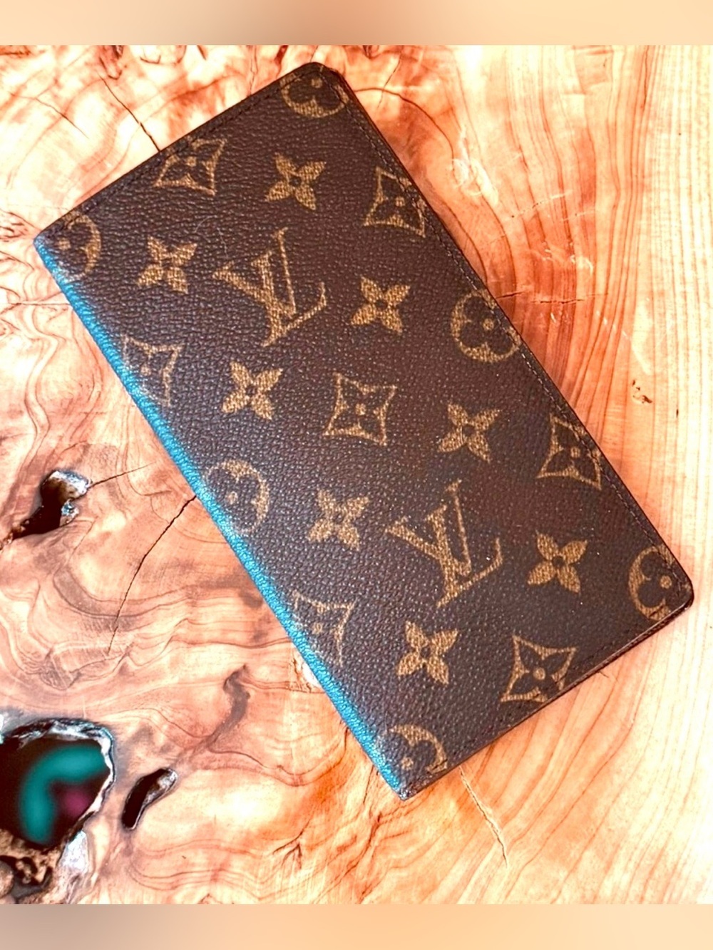LOUIS VUITTON
Monogram Porte Valeurs
Checkbook Wallet